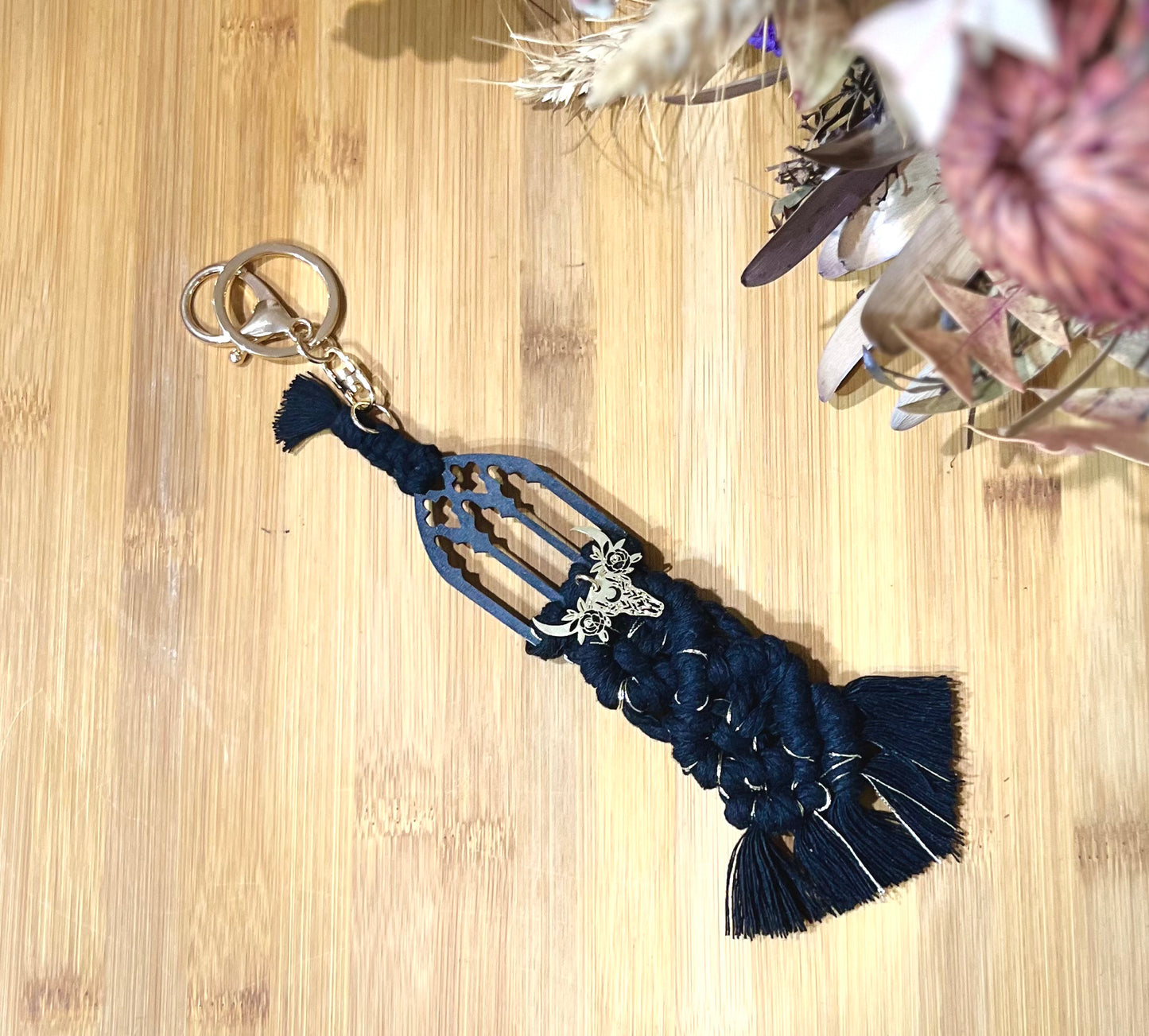 Macrame Key Fob - Bucranium - Black with Gold