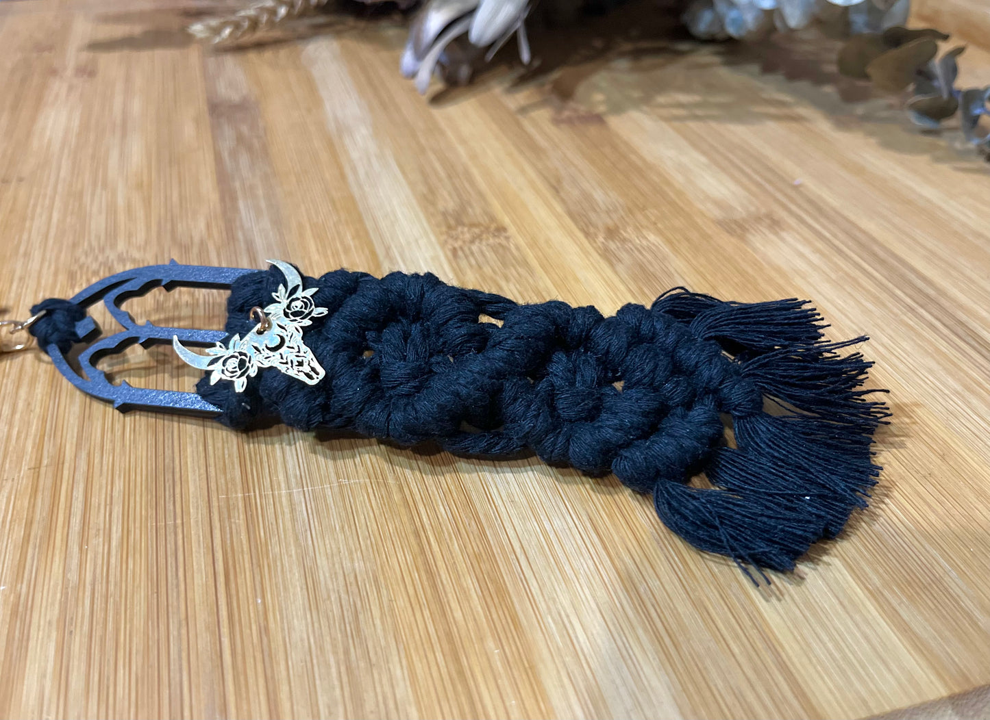 Macrame Key Fob - Bucranium - Black